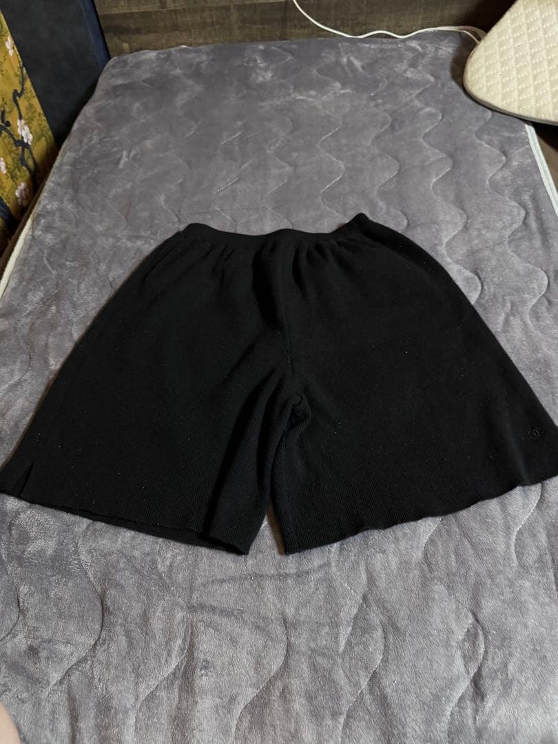 CHANEL ブラックショートパンツ ゴムウエスト