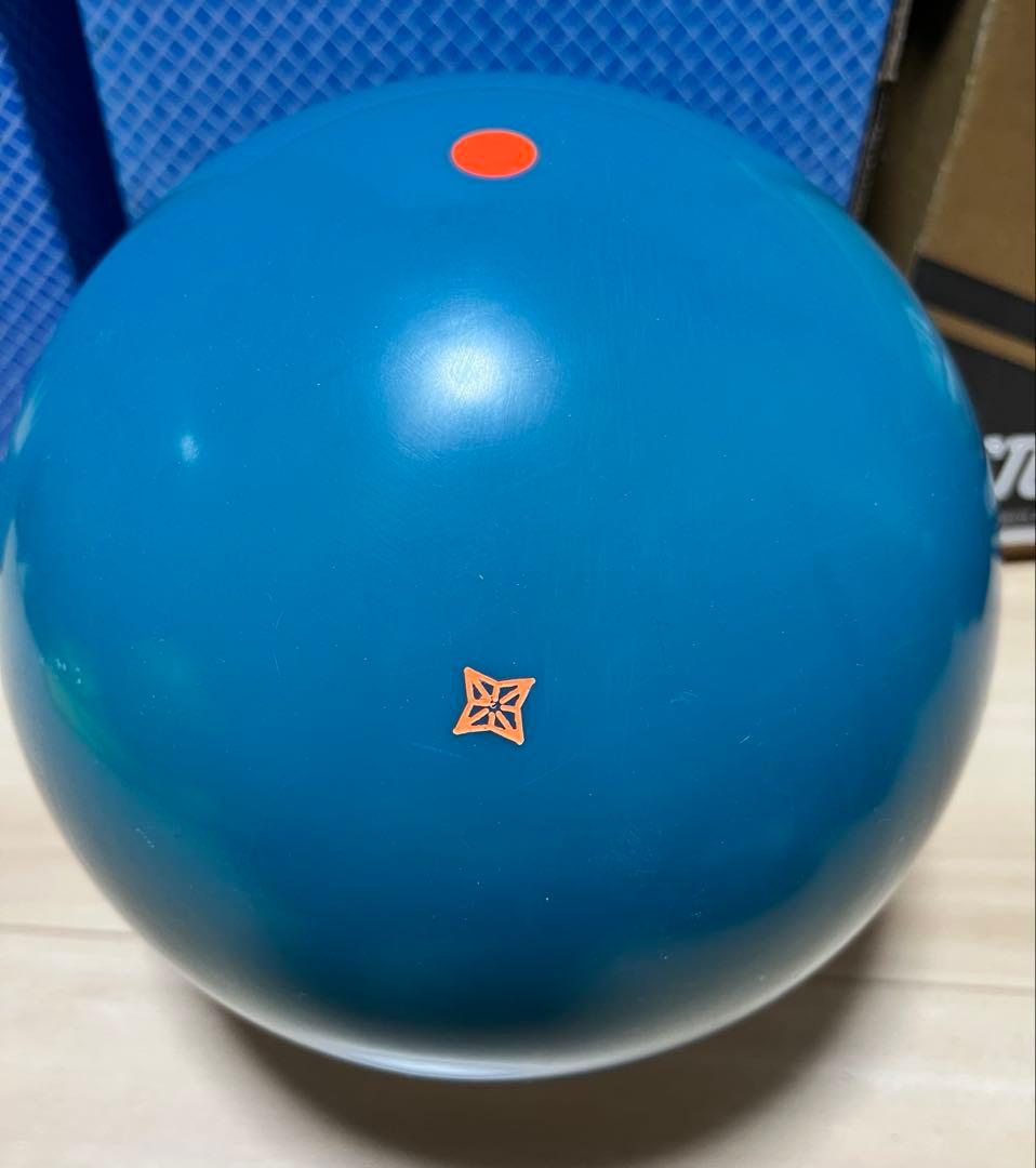 【新品】ボウリング　ボール　アイドルプロ　15ポンド