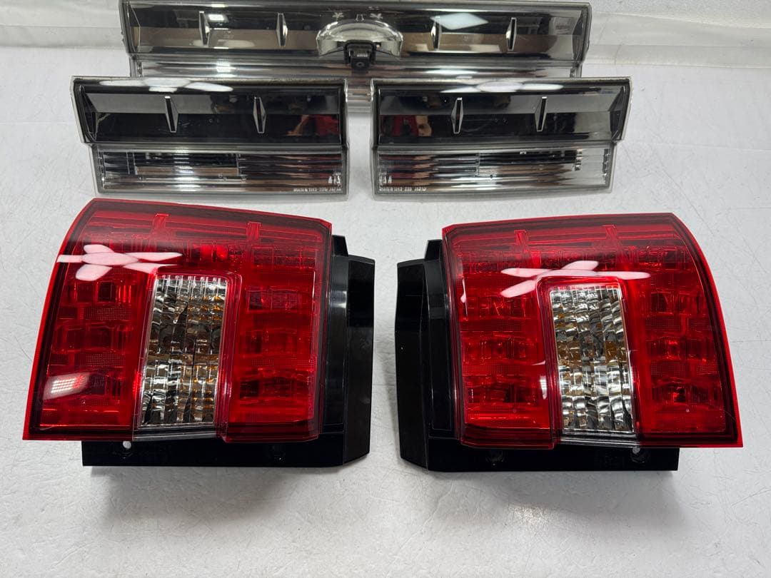 デリカD:5 左右 テール ライト テールランプ 5点セット