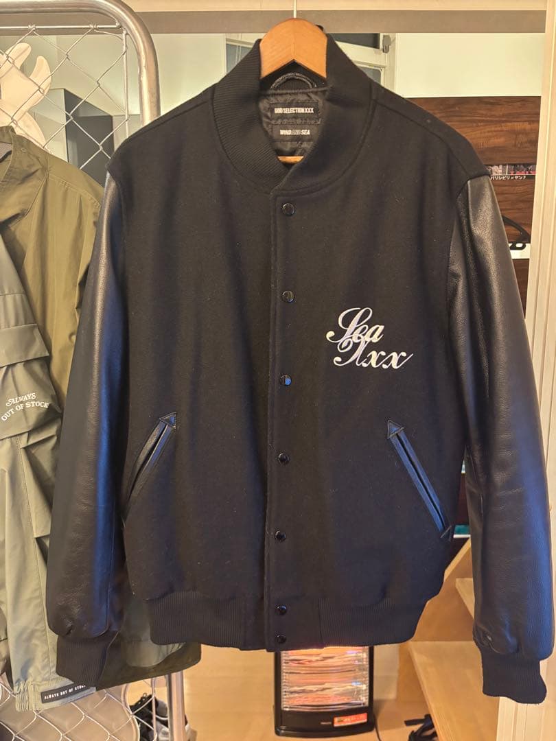 GOD SELECTION XXX × WIND AND SEA スタジャン