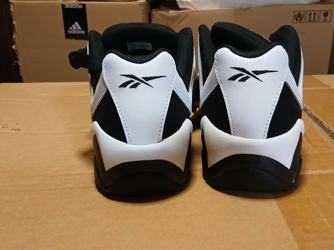 リーボックKAMIKAZELow 新品未使用Size29説明文お読み下さい。