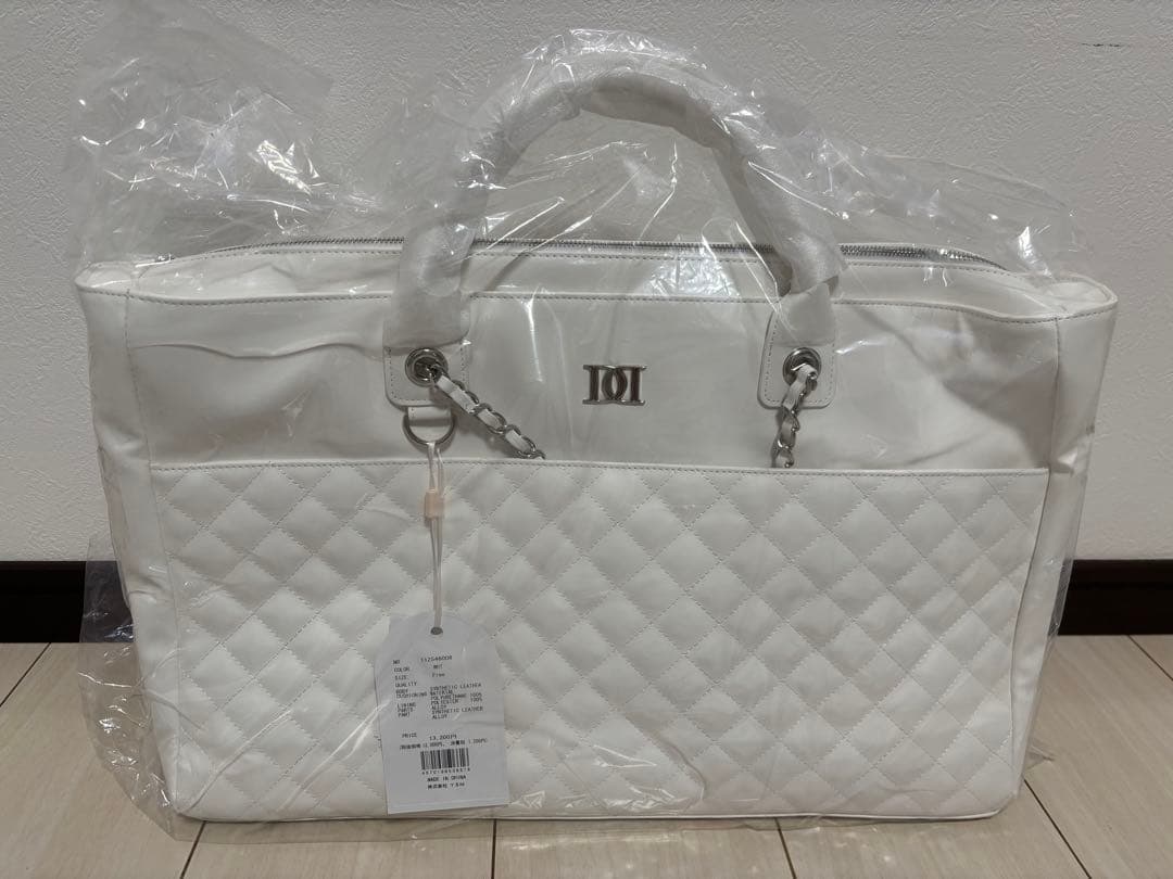 Darich DDキルティングワイドマルチトートバッグ WHT