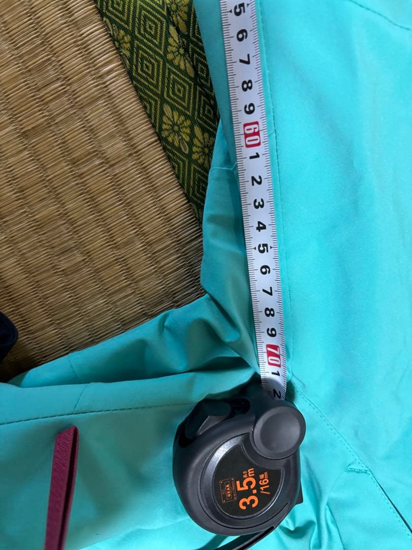 値引交渉歓迎　デサント　デモ女性用スキーウェア 上下