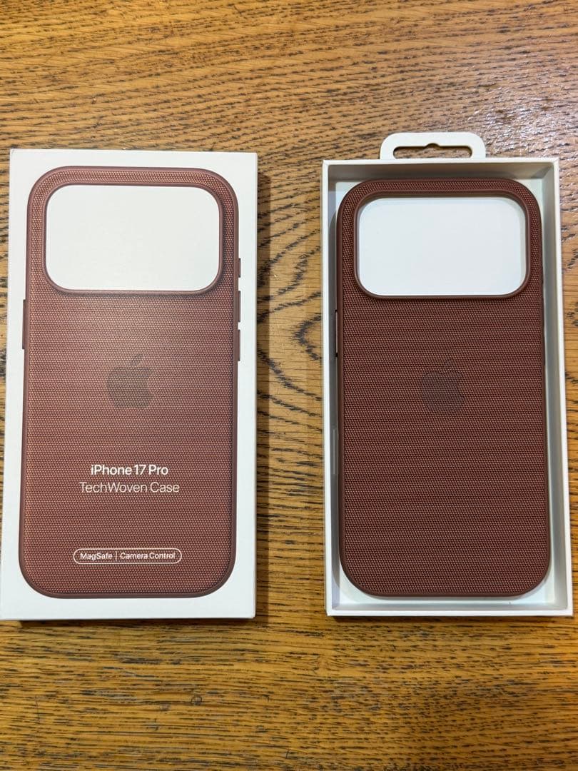 Apple純正 iPhone17 Pro TechWovenケース　シエナ
