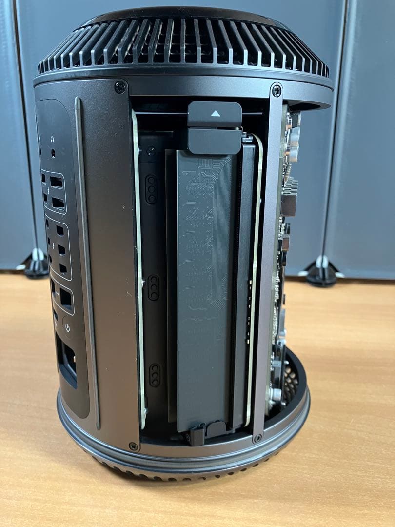 べ*む様 Apple Mac Pro （古いモデルジャンク扱い）とキーボードセッ