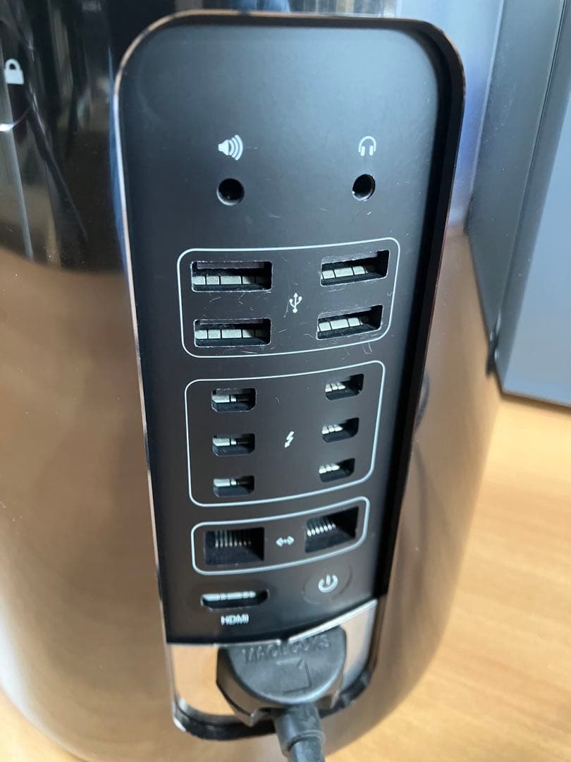 べ*む様 Apple Mac Pro （古いモデルジャンク扱い）とキーボードセッ