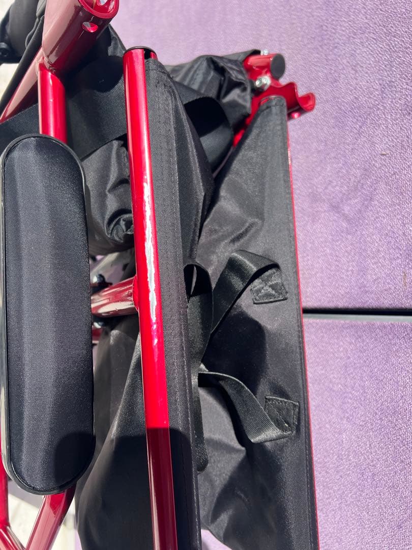 Medline 超軽量輸送車いす 大人用 折りたたみ式 座面幅19インチ レッド