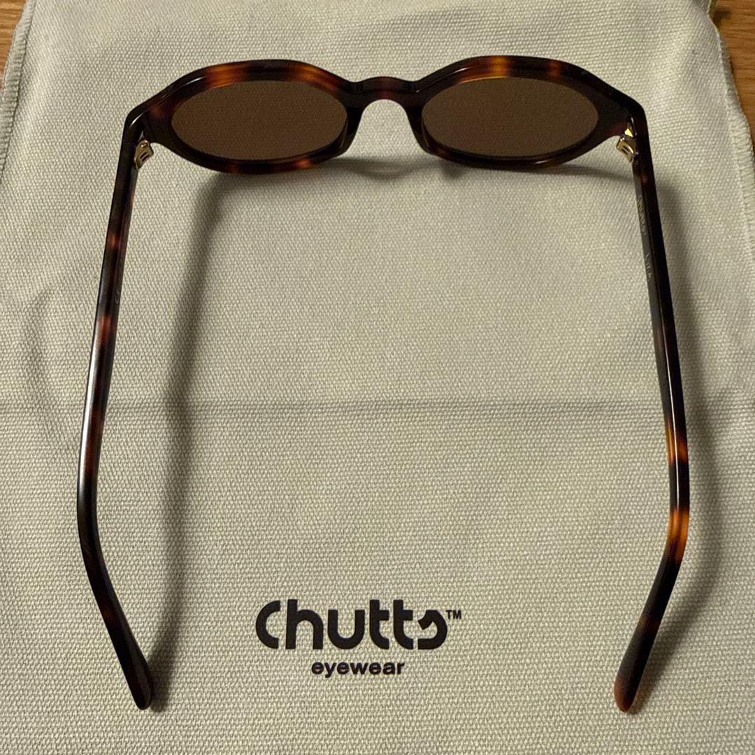 新品　chutts ブラウン ユニセックス オーバルシェイプサングラス