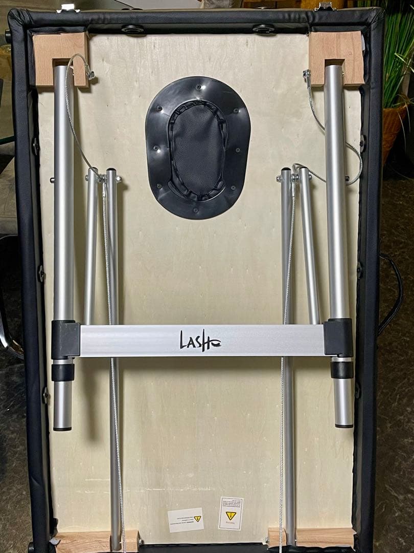 【美品】 LASHE 折りたたみ まつ毛エクステ エステ マッサージ ベット