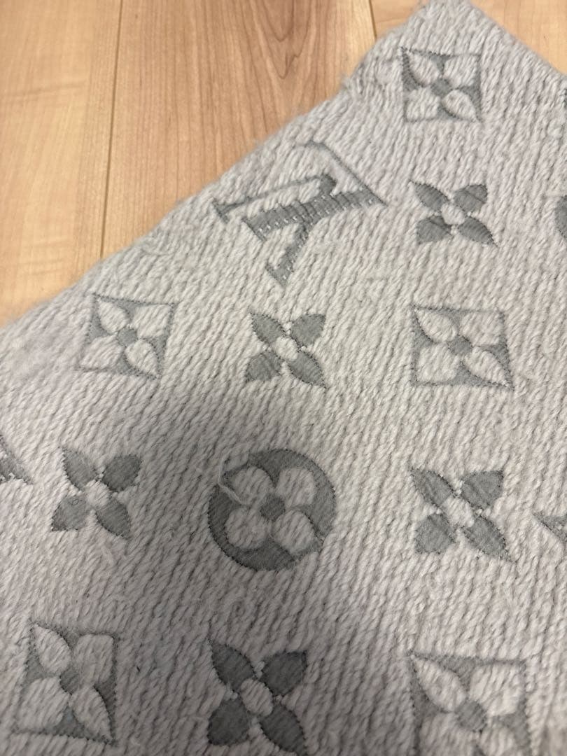 ルイヴィトンマフラーグレー