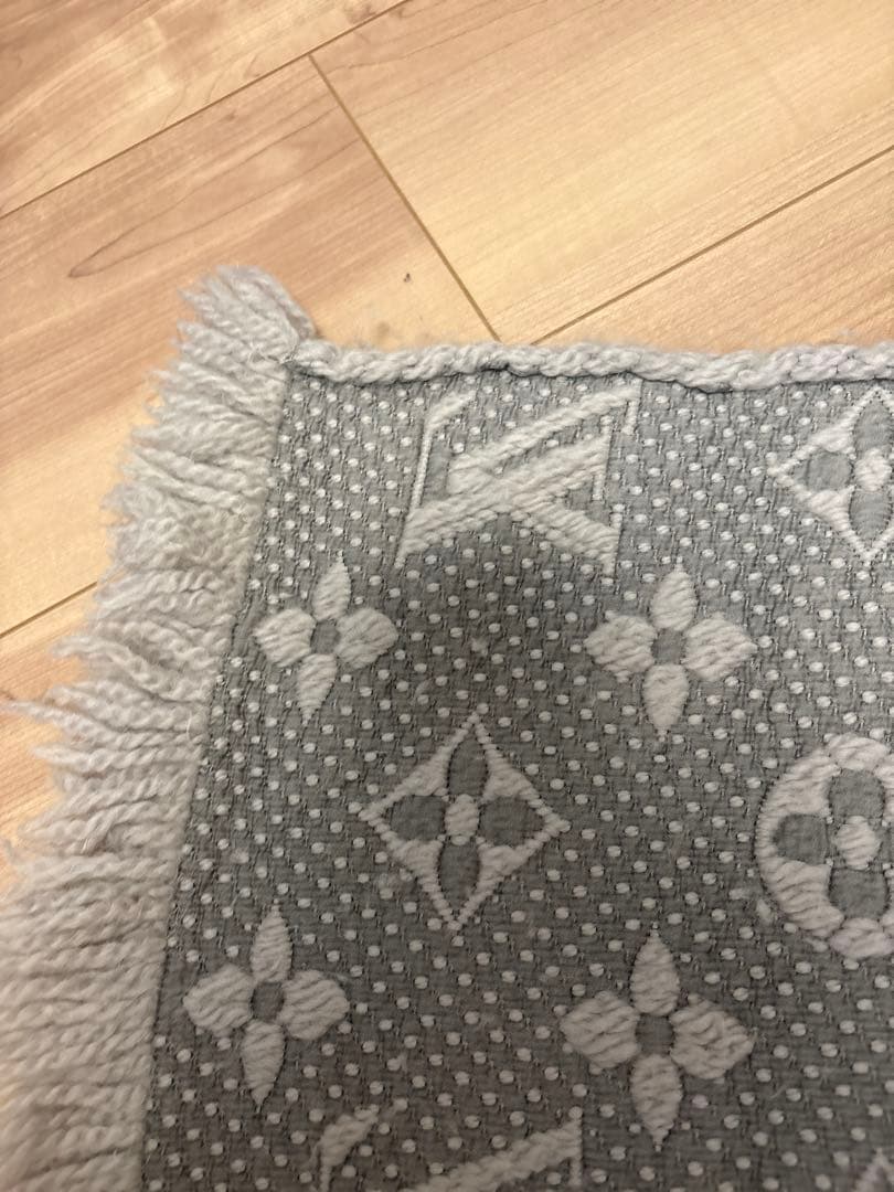 ルイヴィトンマフラーグレー