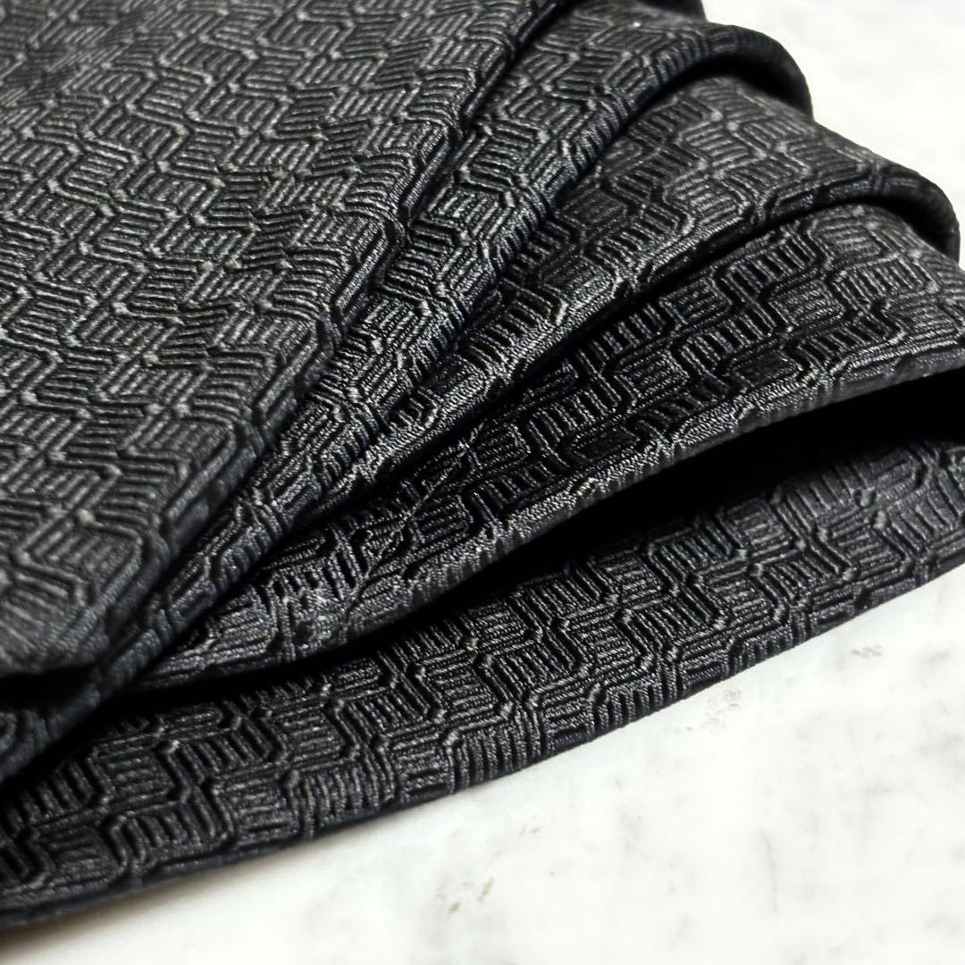 BURBERRY ネクタイ ブラック パターン柄 総柄