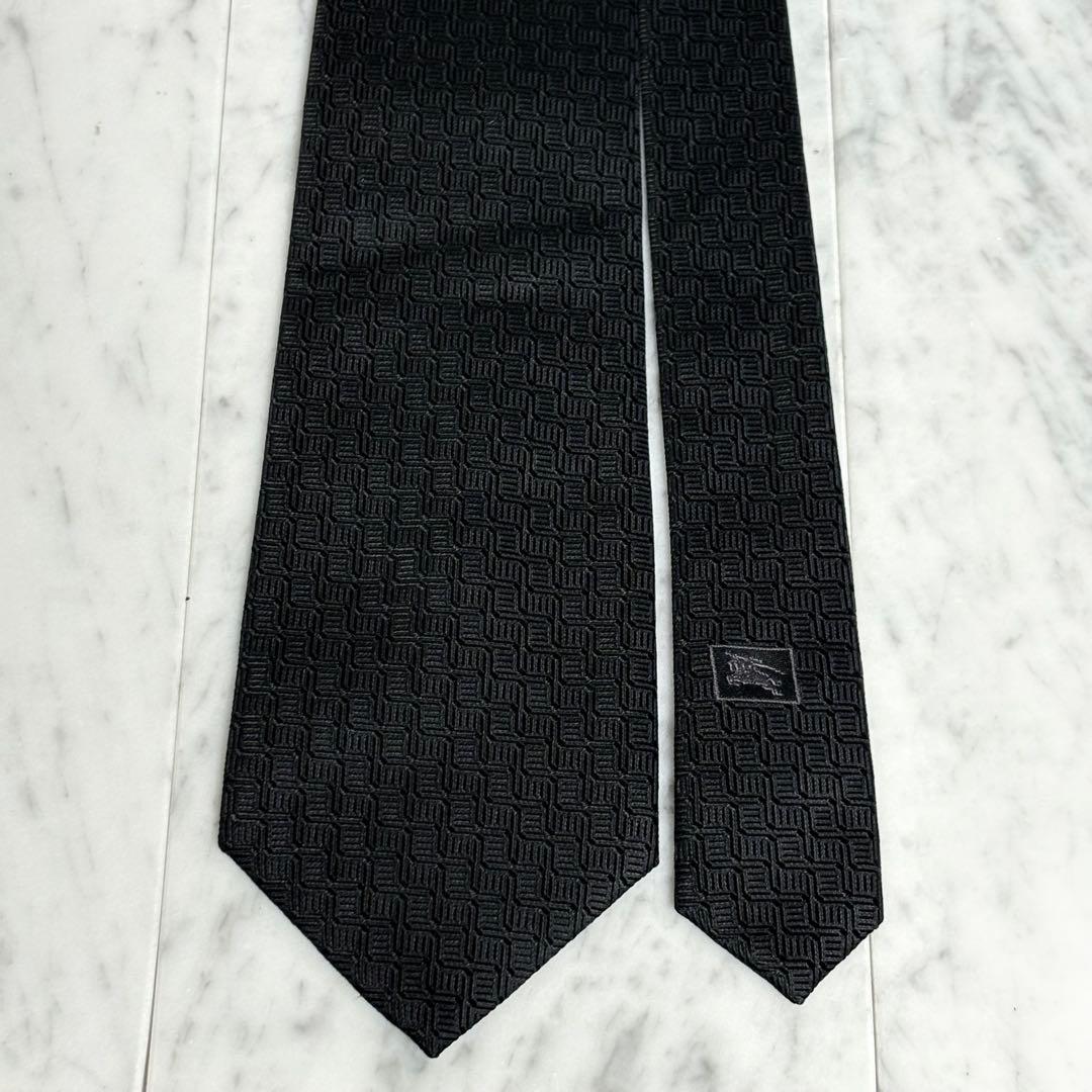 BURBERRY ネクタイ ブラック パターン柄 総柄