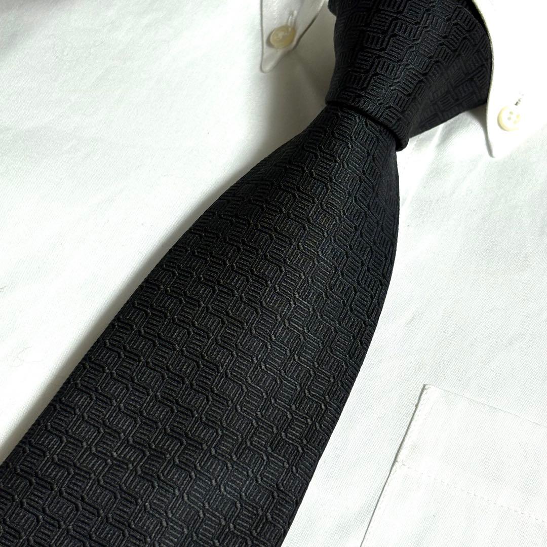 BURBERRY ネクタイ ブラック パターン柄 総柄