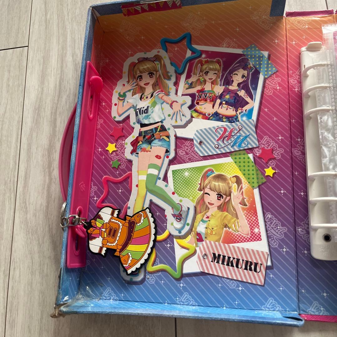 アイカツ カード　ケース＆キーホルダー付き 約９０枚　レア