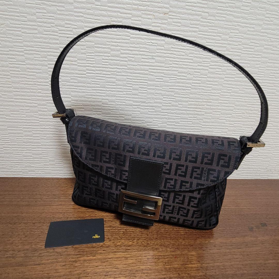 FENDI フェンディ マンマバケット キャンバス　ズッキーノ　ブラック