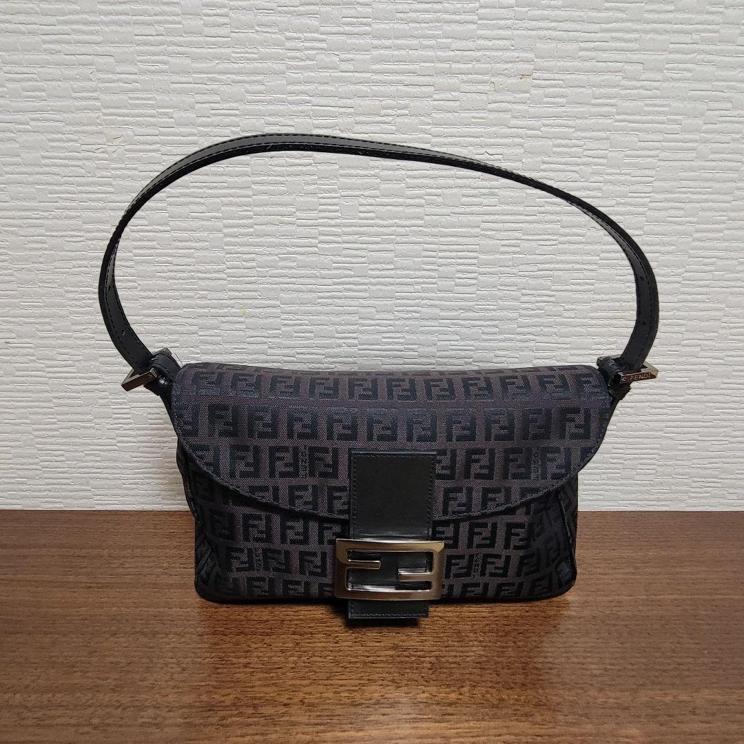 FENDI フェンディ マンマバケット キャンバス　ズッキーノ　ブラック