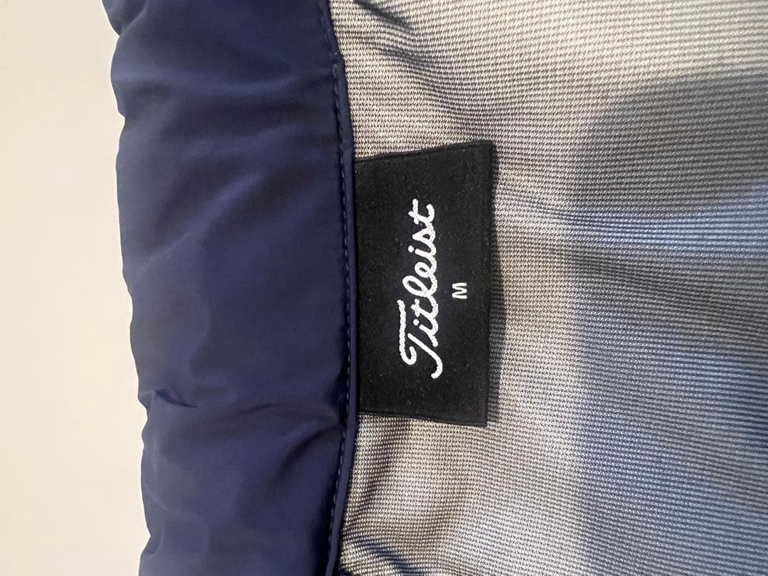タイトリスト　ダウンベスト　ネイビー
