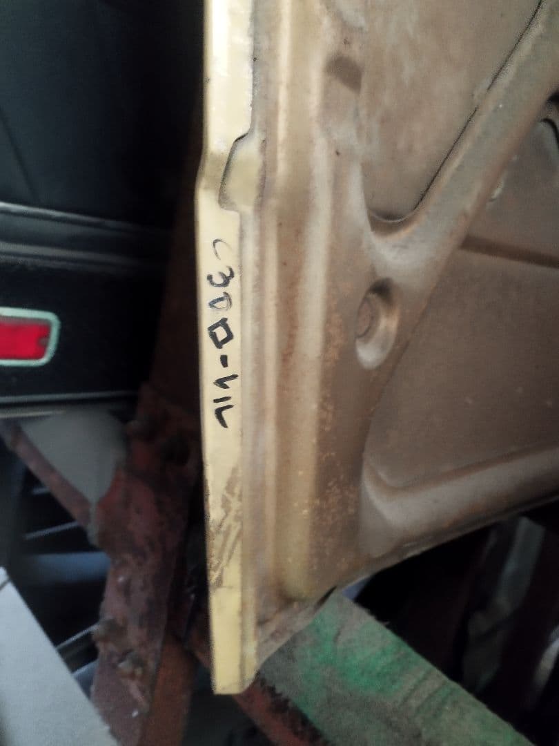 C30　ローレルボンネット