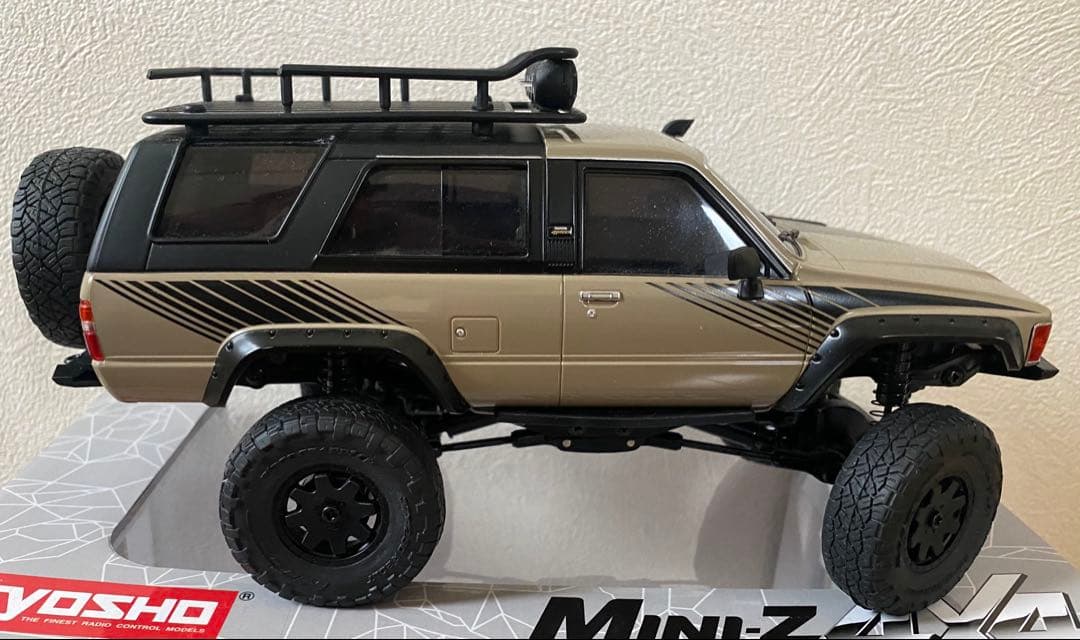 ミニッツ4X4 トヨタ4ランナー　（ハイラックスサーフ）