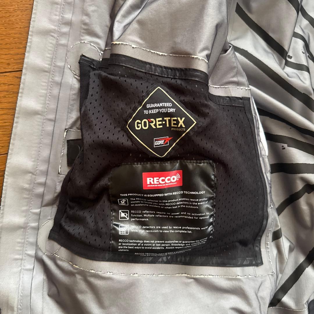 祐*樹様 VOLCOM GORE-TEX フード付きジャケット US/EU-S