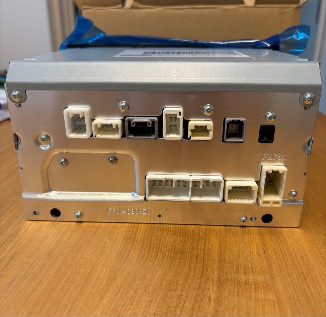 トヨタ　ハイエース　純正ナビ　新車外し　ダークプライムSより取り外し　今だけ価格