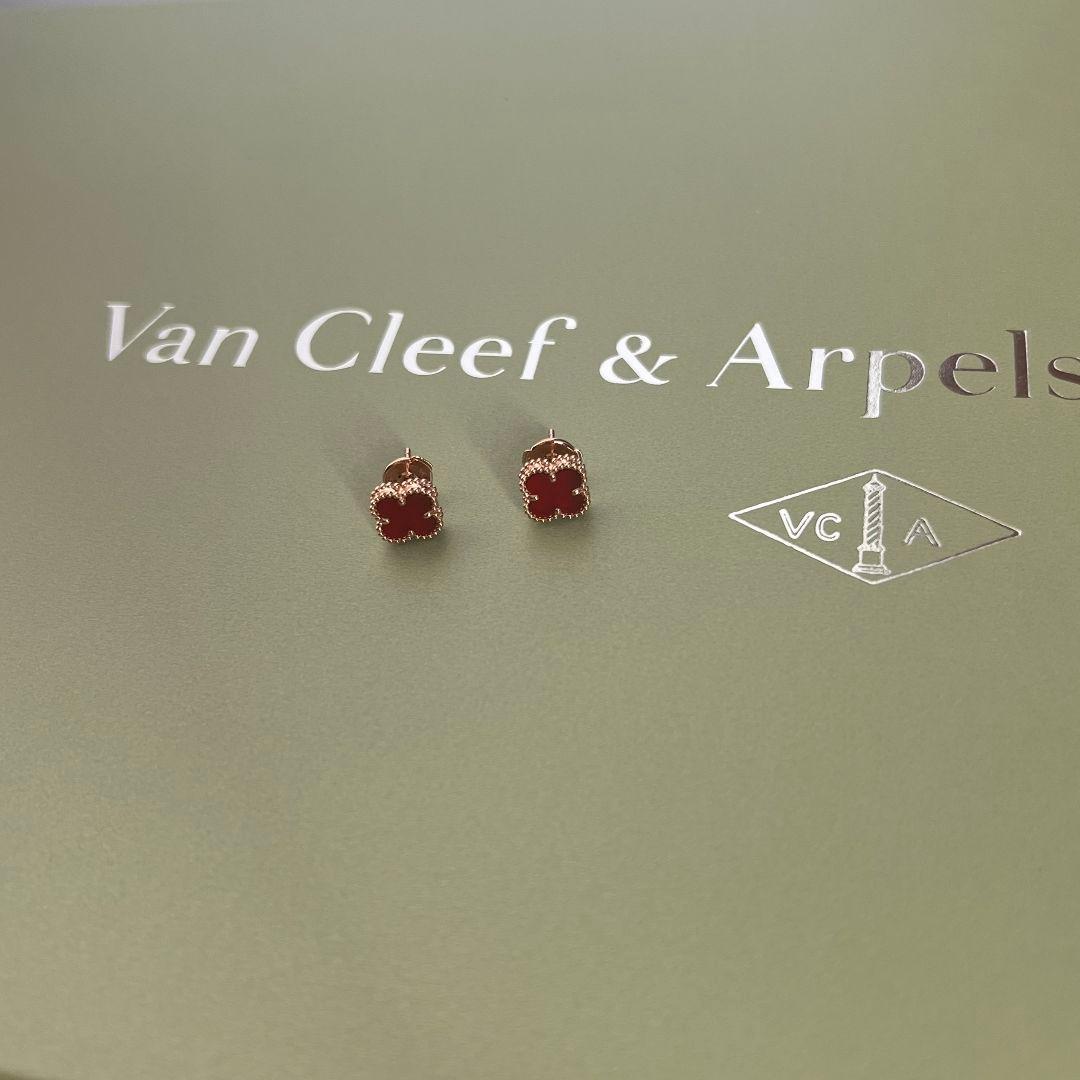 Van Cleef & Arpels スウィート アルハンブラ ピアス