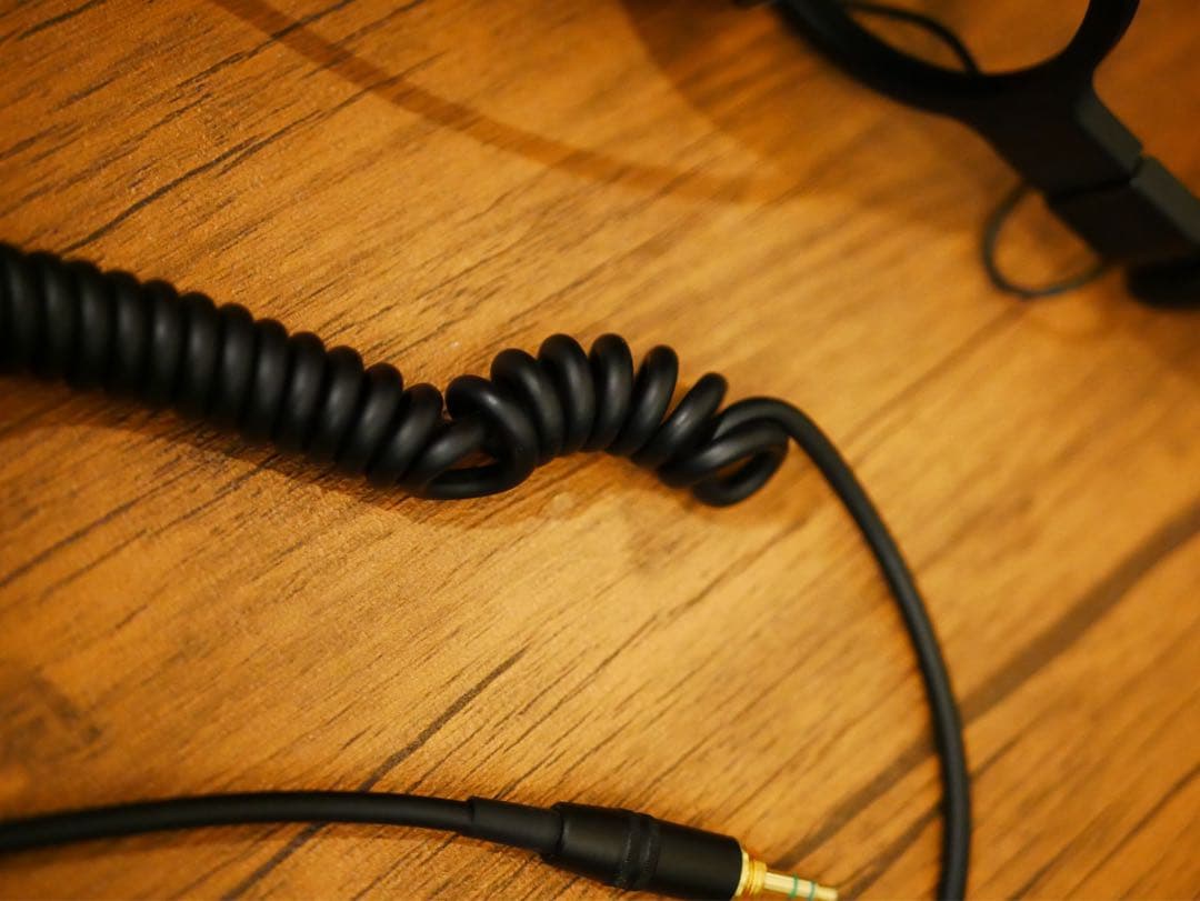 SONY MDR-7506 スタジオモニターヘッドホン 新品イヤーパッド交換済み