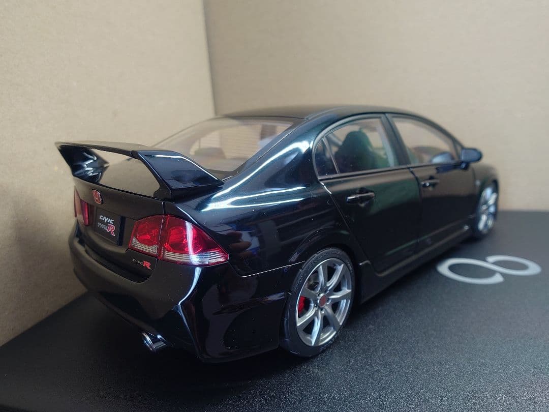 モーターヘリックス　1/18　シビックタイプR　FD2