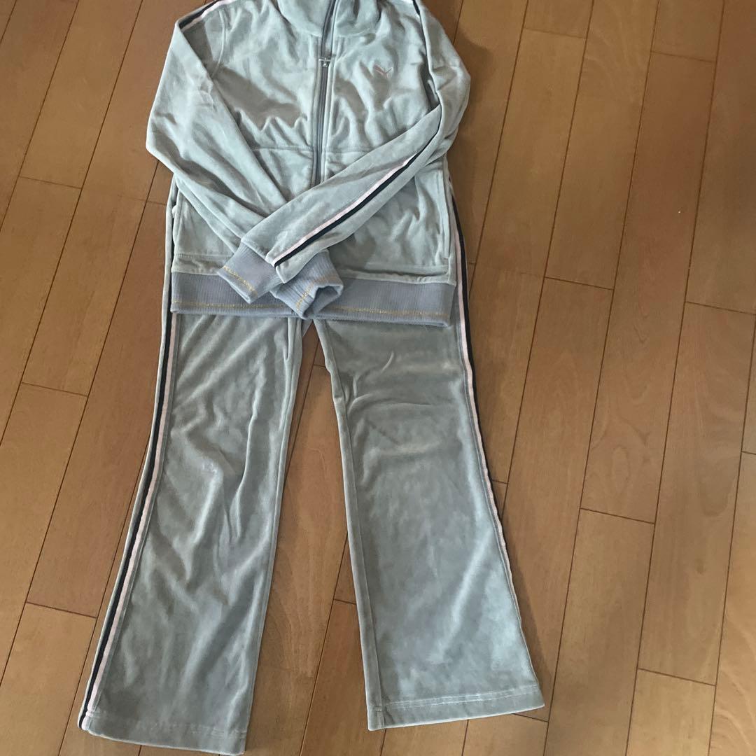 Puma グレーレディースベロア素材上下セット
