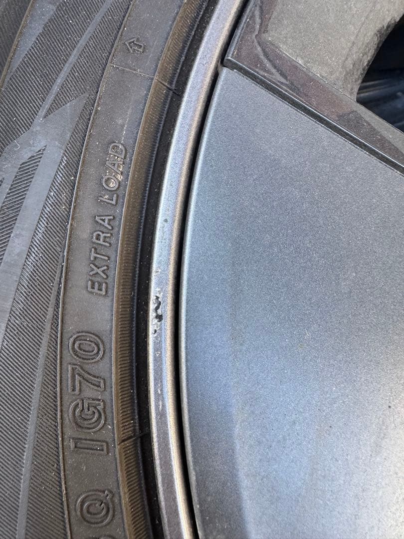 モデル3（私のは2021年製）のスタッドレスタイヤです。タイヤ4本組み