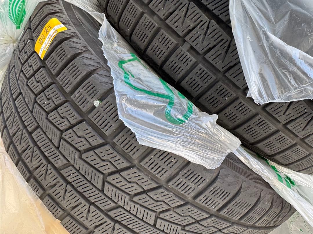 モデル3（私のは2021年製）のスタッドレスタイヤです。タイヤ4本組み