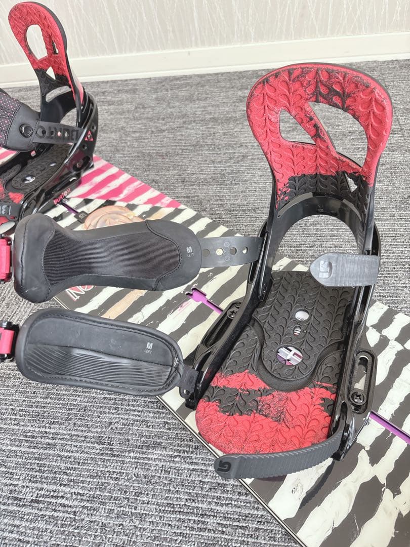 52美品❗️超豪華❗️バートン レディース スノーボードセット★140cm+ビン付