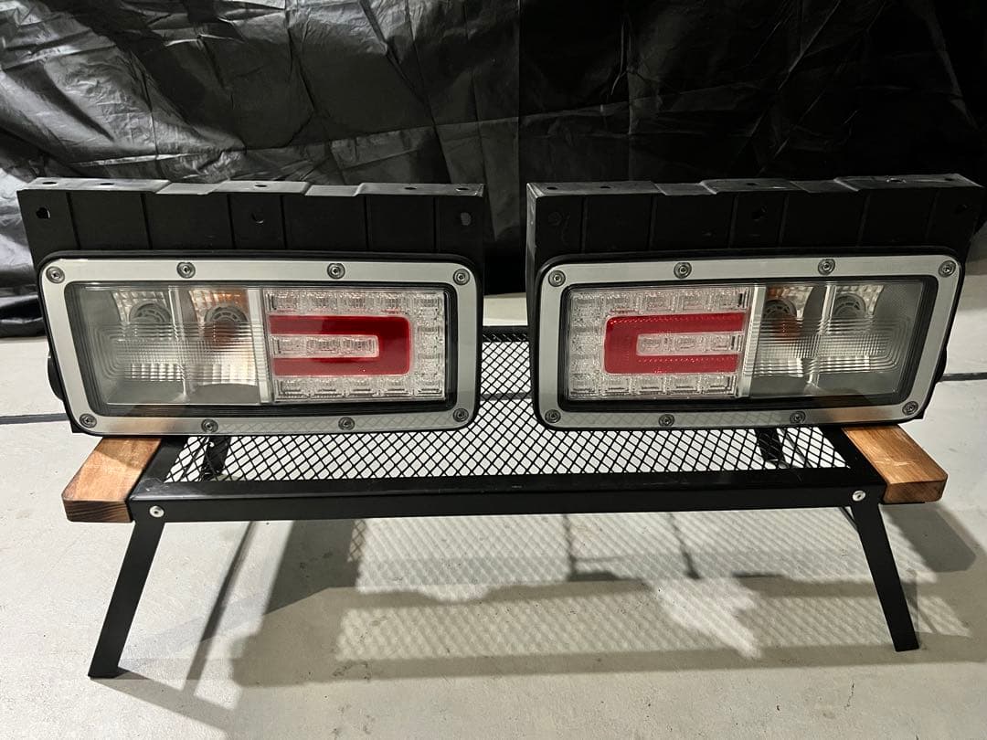 テールランプ 日野プロフィア純正　新品 LED&白熱タイプ