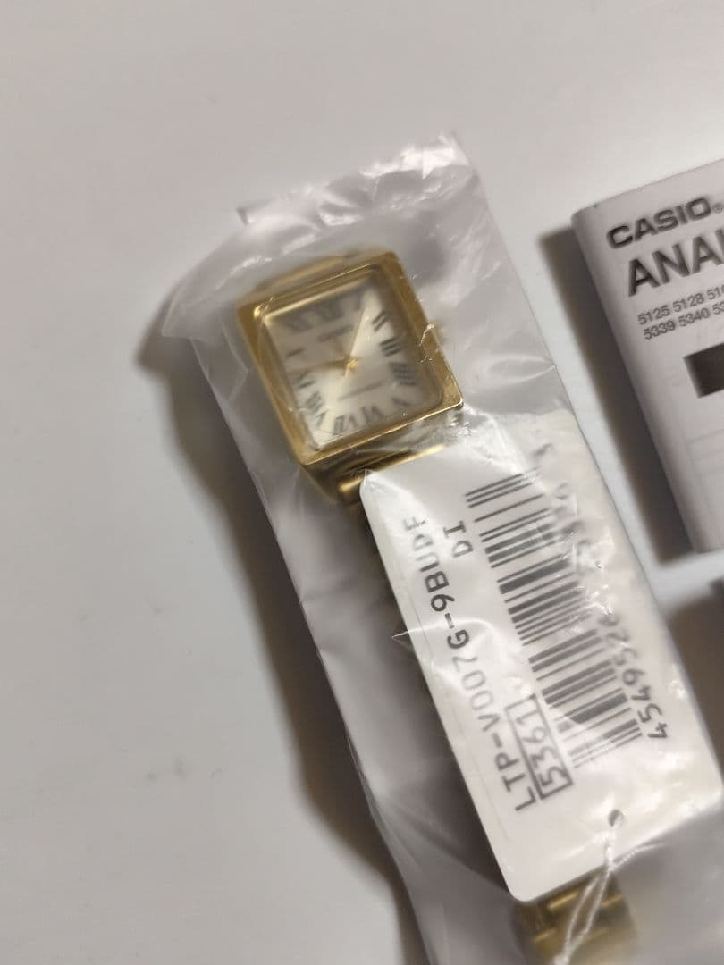 ✨美品・未使用✨CASIO LTP-V007G-9B ゴールド 腕時計