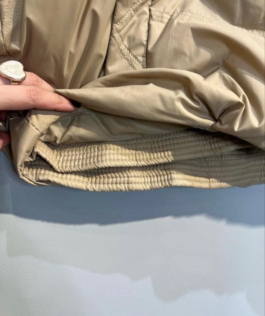 値下げ！新品未使用！フード付きニットドッキング ダウンベスト ベージュ