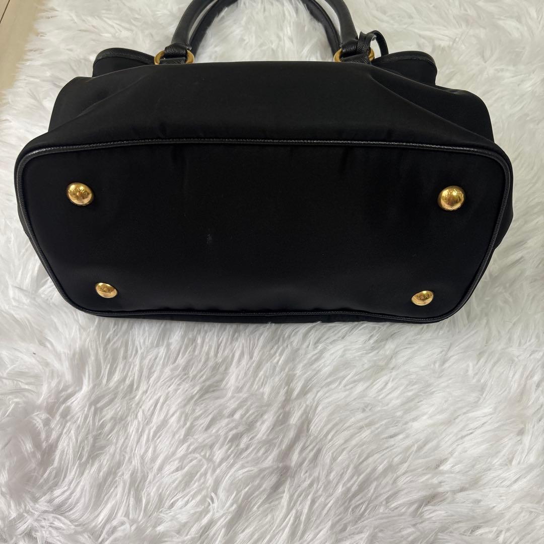 【貴重品】 プラダ　ショルダーバック