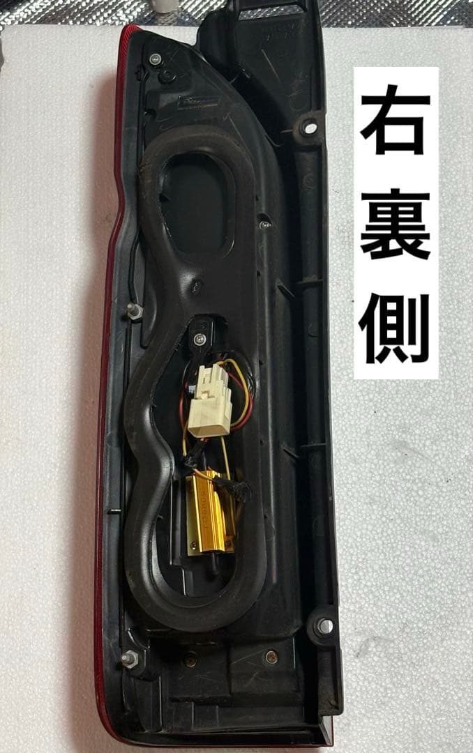 ハイエース ヴァレンティ片方破損 ジャンク品