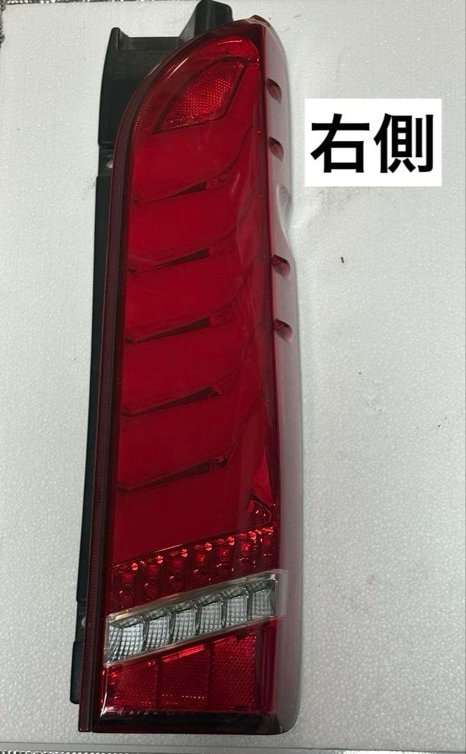 ハイエース ヴァレンティ片方破損 ジャンク品