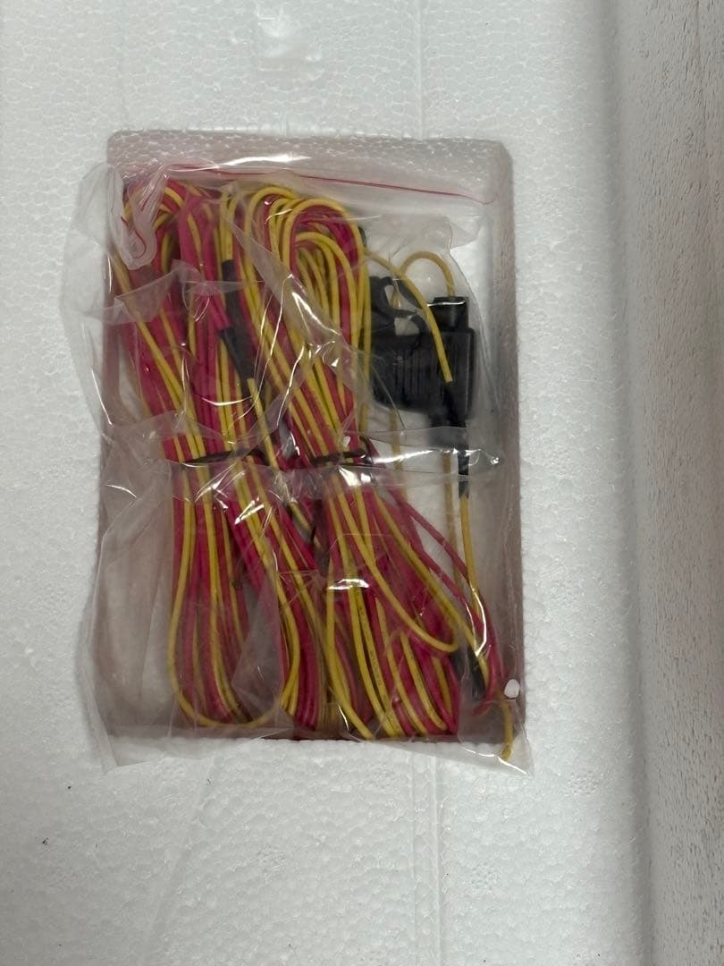 ハイエース ヴァレンティ片方破損 ジャンク品