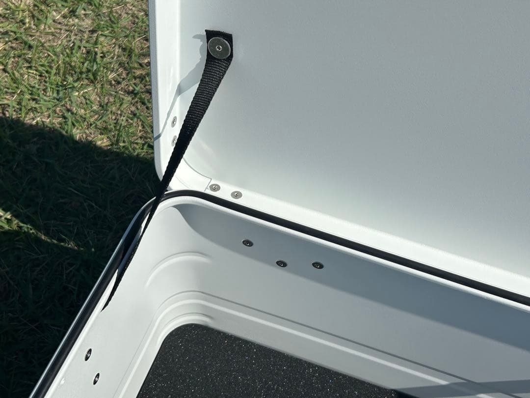 マットホワイト　スタッキング コンテナボックス 50l アウトドア　限定一点