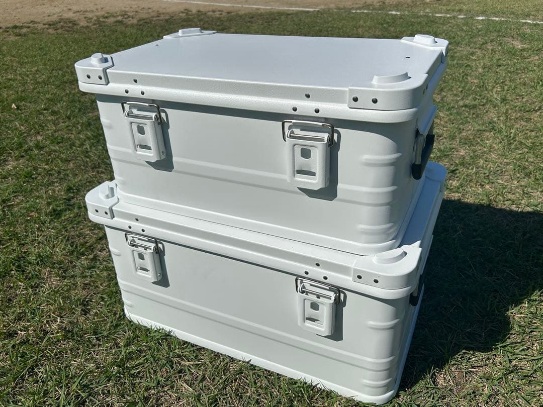 マットホワイト　スタッキング コンテナボックス 50l アウトドア　限定一点