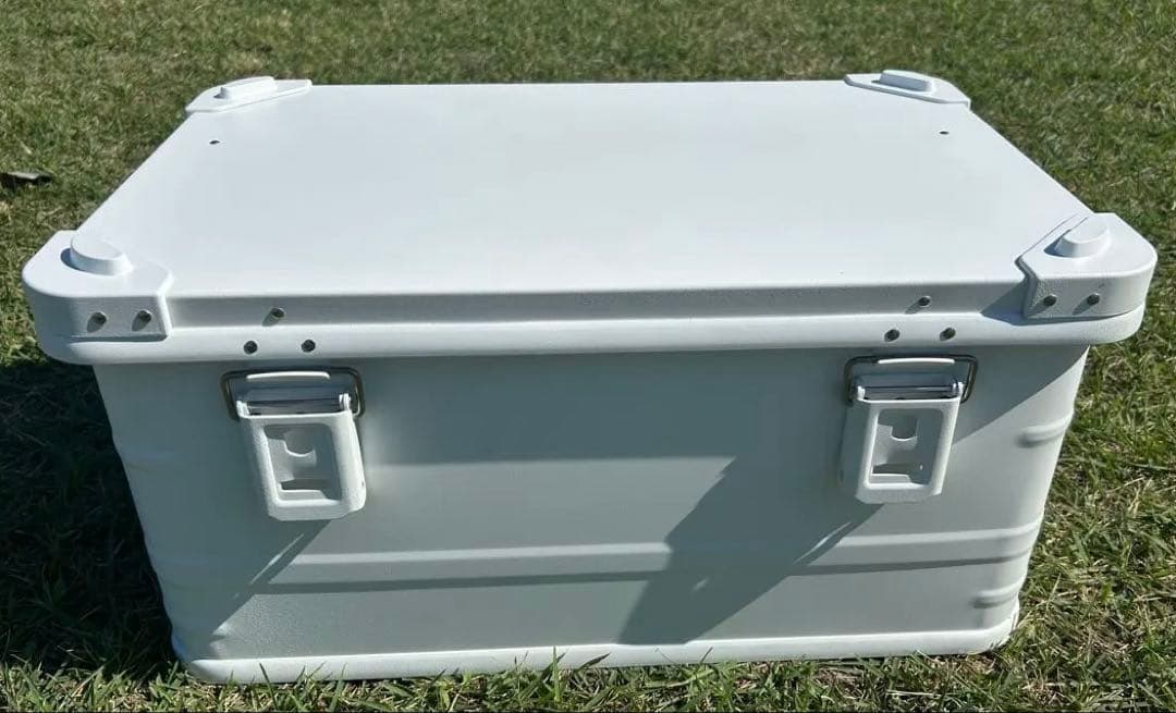 マットホワイト　スタッキング コンテナボックス 50l アウトドア　限定一点