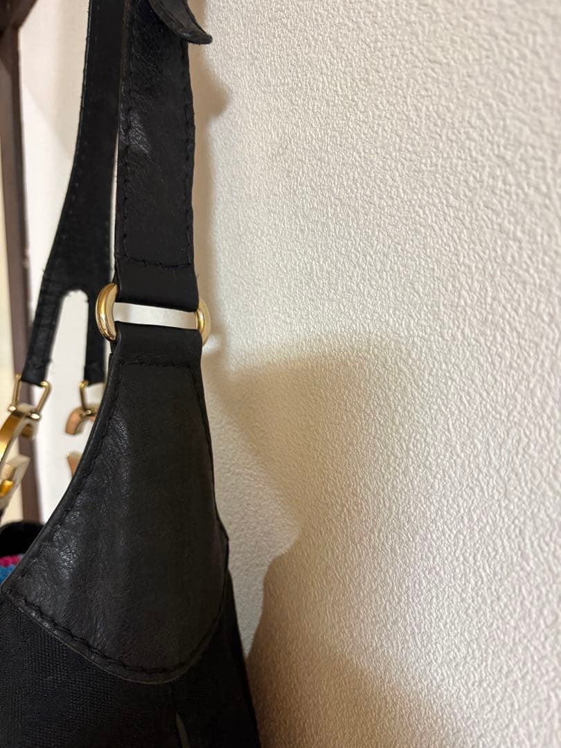GUCCI GGキャンバス Gチャーム ショルダーバッグ 黒
