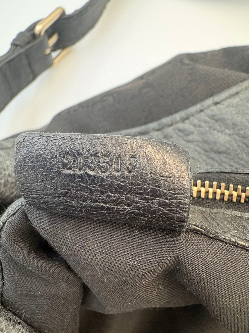 GUCCI GGキャンバス Gチャーム ショルダーバッグ 黒