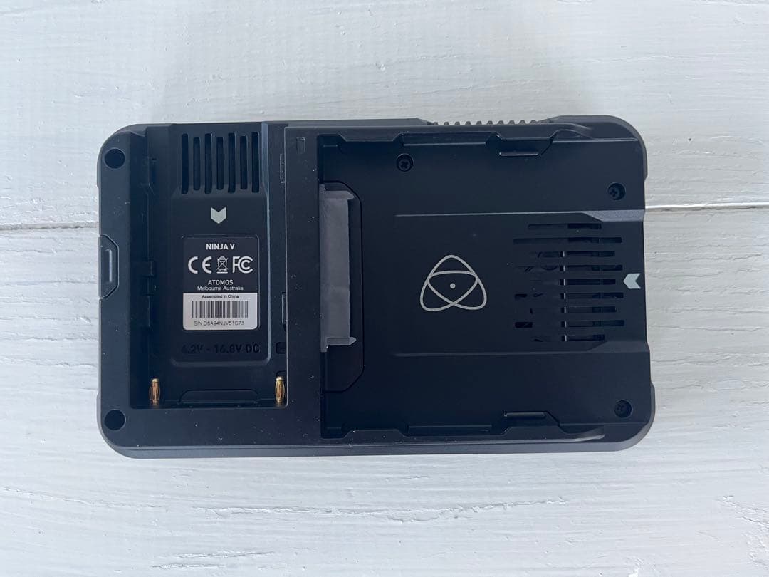 【美品】Atomos Ninja V ＋ バッテリー ＋ Caddy 2