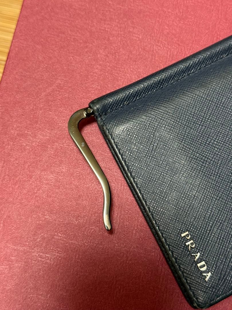 PRADA マネークリップ付き2つ折り財布 サフィアーノレザー