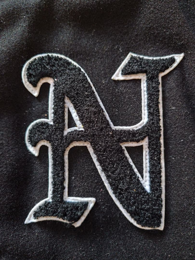 NEWERA バーシティジャケット M 黒 刺繍 山羊革 スタジャン