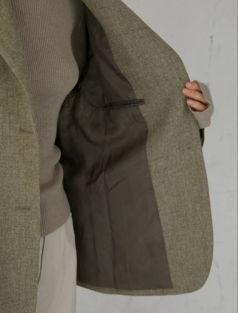 ベージュ テーラードジャケット スタンドカラー