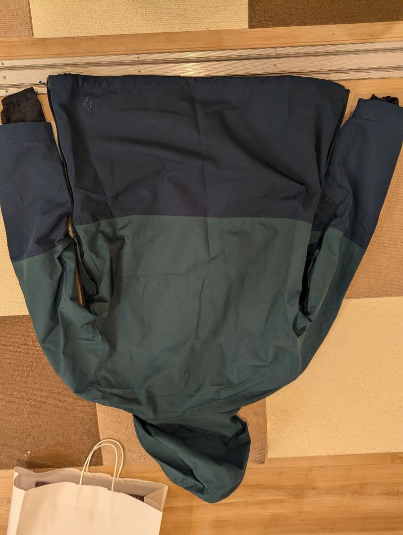 スノーボードウェア　AAHARDWARE　ダブルエー　プルオーバーパーカー